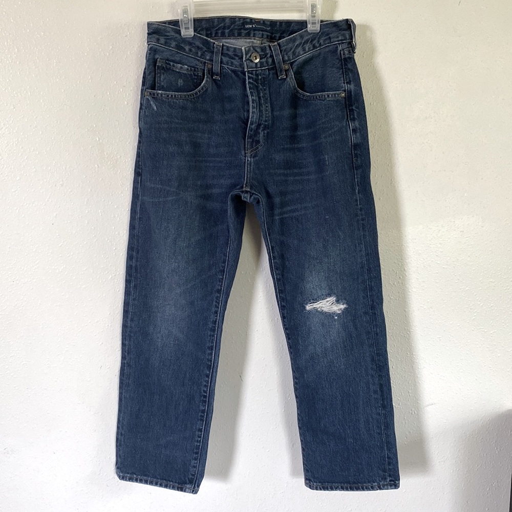 Levi slim crop distressed jeans